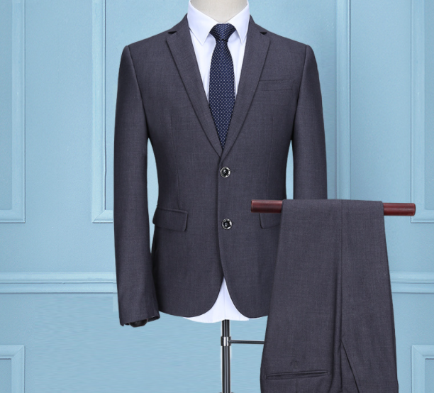 有些職業(yè)的工作服亮點不在款式而在面料。